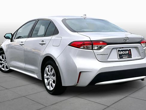 Used 2022 Toyota Corolla LE image 11