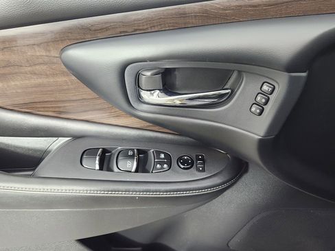 Used 2019 Nissan Murano Platinum image 9