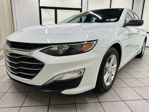 Used 2023 Chevrolet Malibu LS FWD image 11