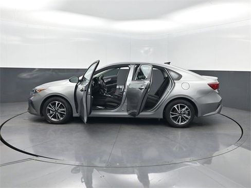 Used 2022 Kia Forte LXS image 35