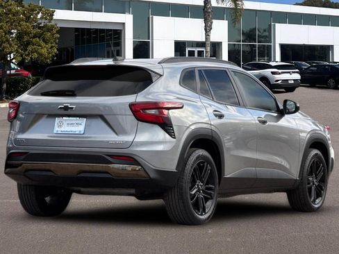 Used 2024 Chevrolet Trax ACTIV w/ Sunroof Package image 3