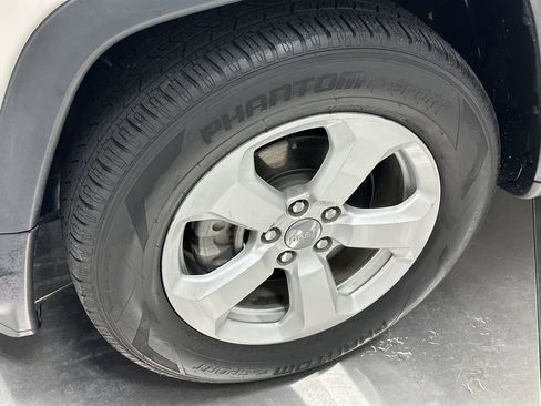 Used 2019 Jeep Compass Latitude w/ Popular Equipment Group image 13