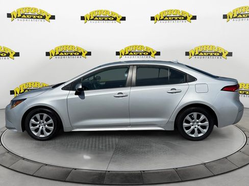 Used 2024 Toyota Corolla LE FWD image 2