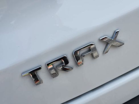 Used 2025 Chevrolet Trax ACTIV FWD image 11