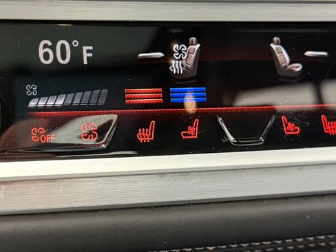 Used 2022 BMW M760i xDrive w/ Luxury Rear Seating Package AWD/4WD image 36