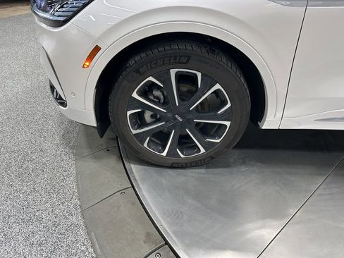 Certified 2024 Lincoln Nautilus Reserve w/ Equipment Group 202A image 36