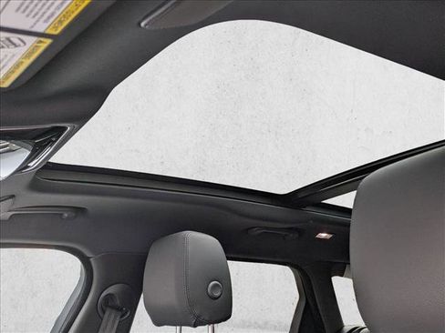 Certified 2026 Land Rover Range Rover Velar Dynamic SE image 16