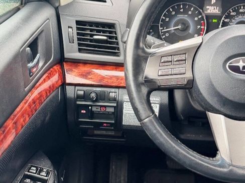 Used 2010 Subaru Outback 3.6R Limited image 14