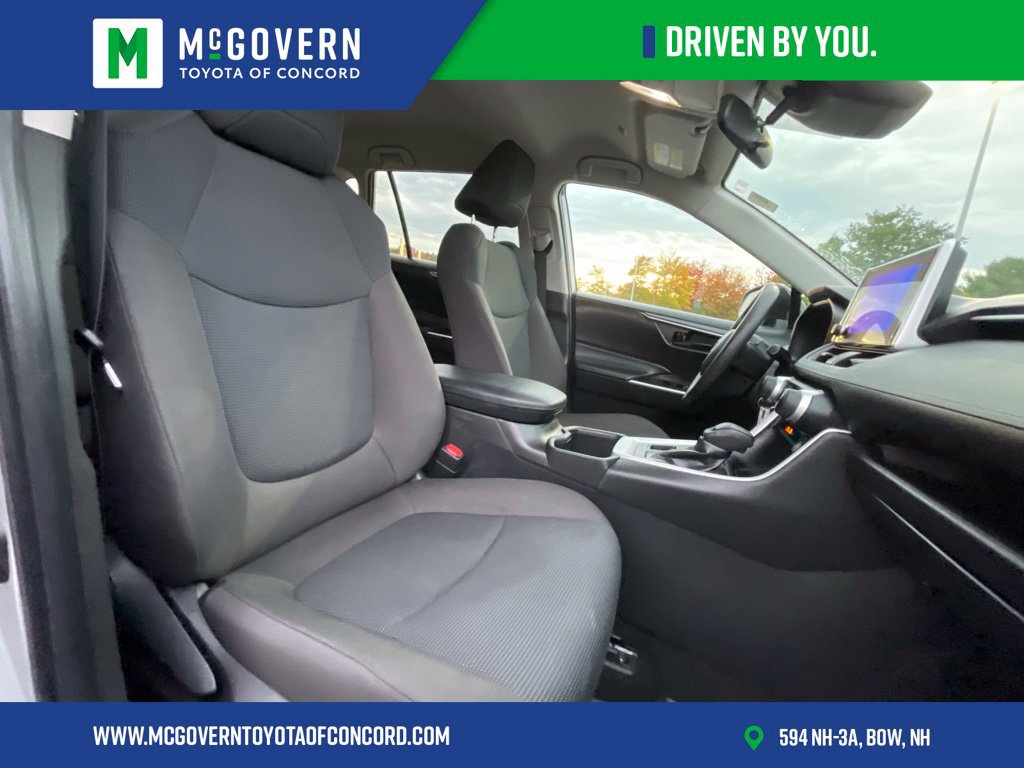 Used 2023 Toyota RAV4 LE AWD/4WD image 23