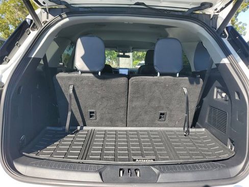 Used 2023 Ford Explorer XLT w/ Equipment Group 202A image 8