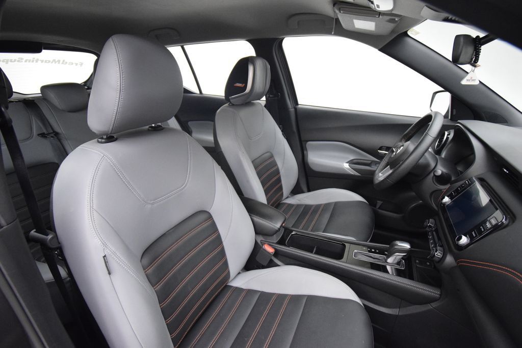 Used 2021 Nissan Kicks SR w/ SR Premium Package FWD image 14
