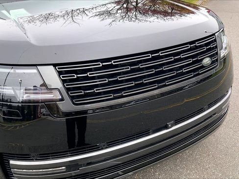 Used 2025 Land Rover Range Rover Long Wheelbase SE image 30