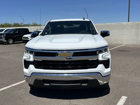 Used 2025 Chevrolet Silverado 1500 LT RWD image 7