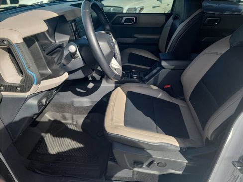 Used 2022 Ford Bronco Wildtrak image 14