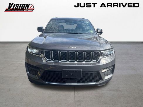 Used 2025 Jeep Grand Cherokee Laredo X w/ Luxury Tech Group I AWD/4WD image 2
