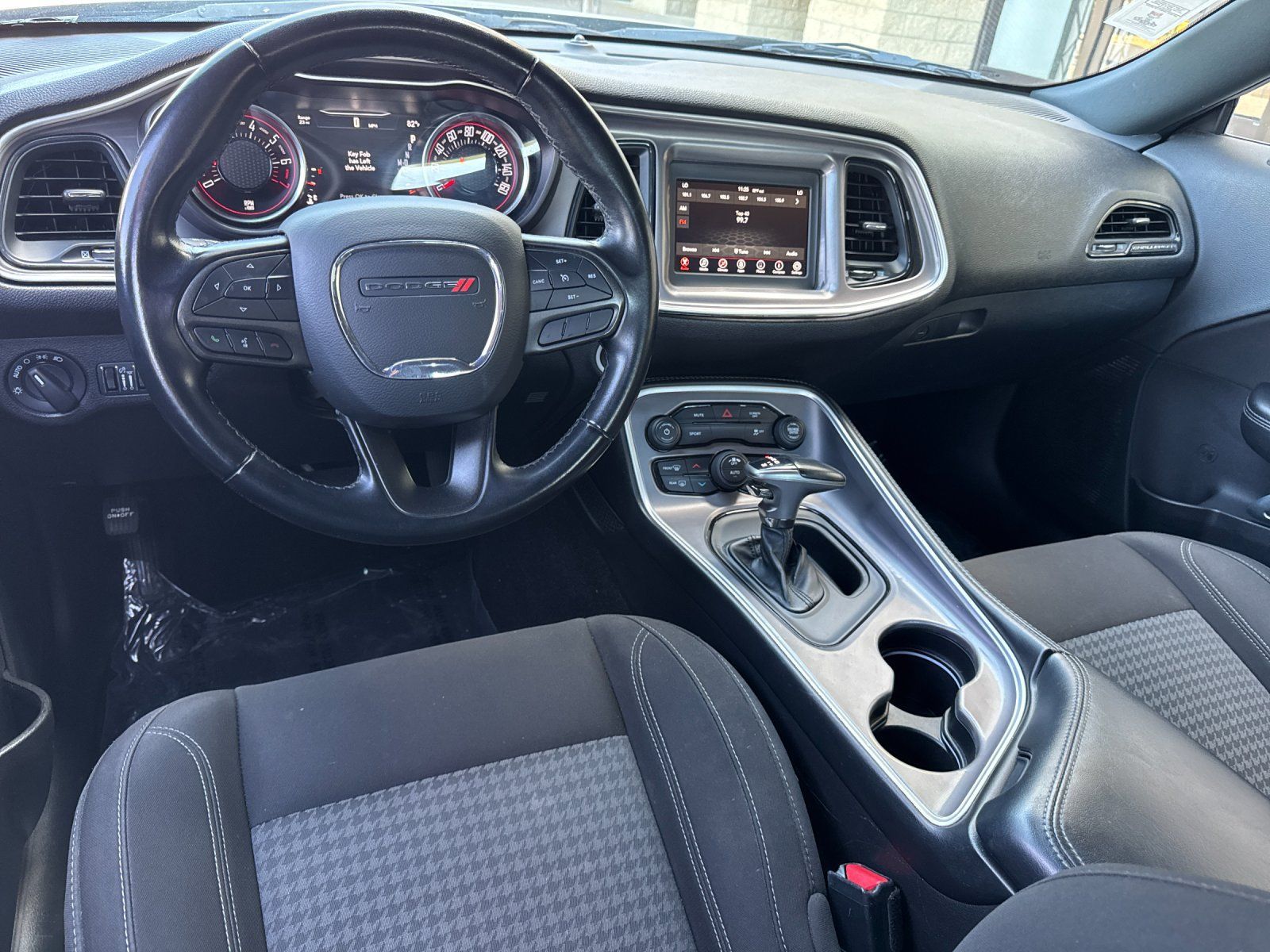 Used 2022 Dodge Challenger SXT RWD image 15