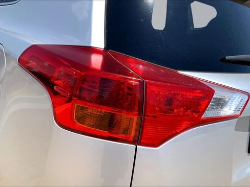 Used 2014 Toyota RAV4 LE FWD image 29