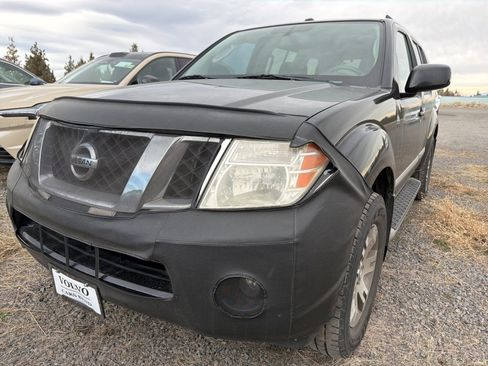 Used 2011 Nissan Pathfinder Silver image 1