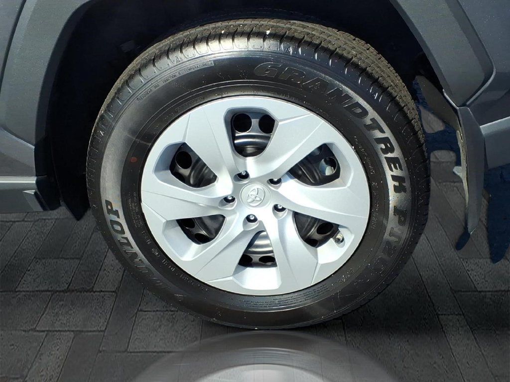 Used 2025 Toyota RAV4 LE FWD image 11