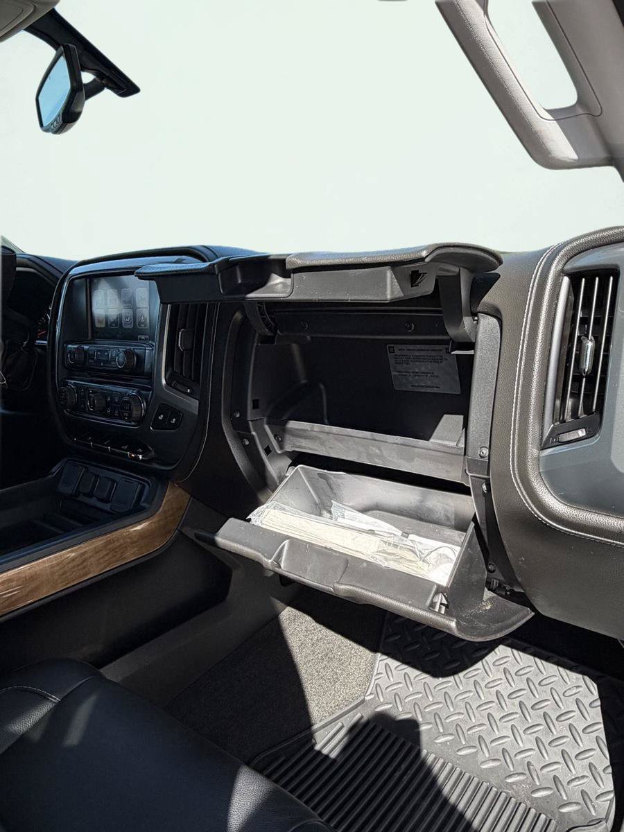 Used 2018 Chevrolet Silverado 1500 LTZ w/ LTZ Plus Package AWD/4WD image 27