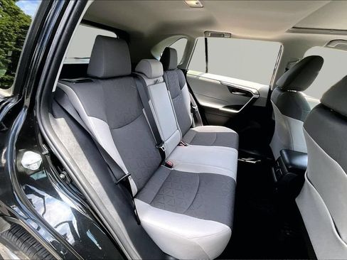 Used 2025 Toyota RAV4 XLE w/ Convenience Package FWD image 19