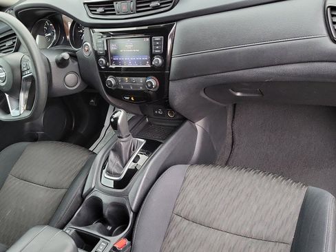 Used 2018 Nissan Rogue S image 20