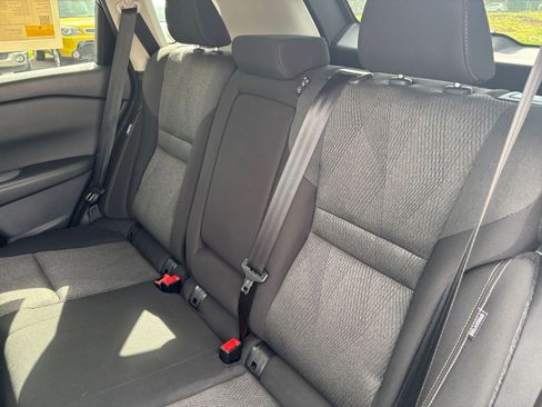 Used 2025 Nissan Rogue SV FWD image 38