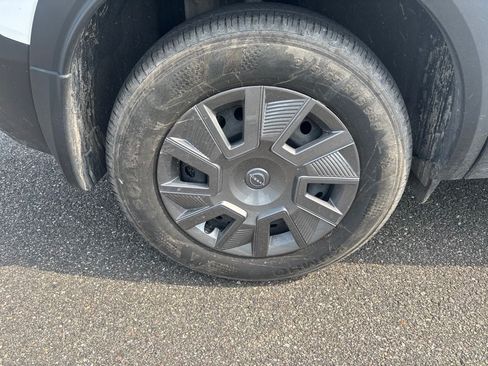 Used 2025 Nissan Kicks S FWD image 10