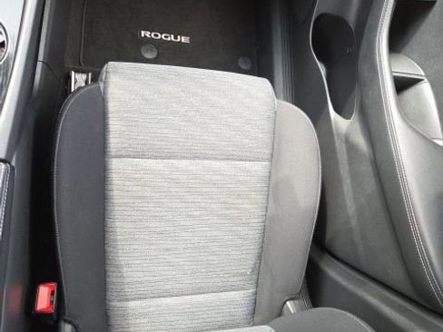 Used 2023 Nissan Rogue SV AWD/4WD image 19