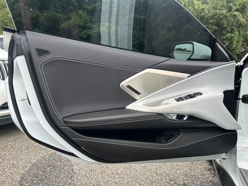 Used 2023 Chevrolet Corvette Stingray Preferred Conv w/ Z51 Performance Package RWD image 8
