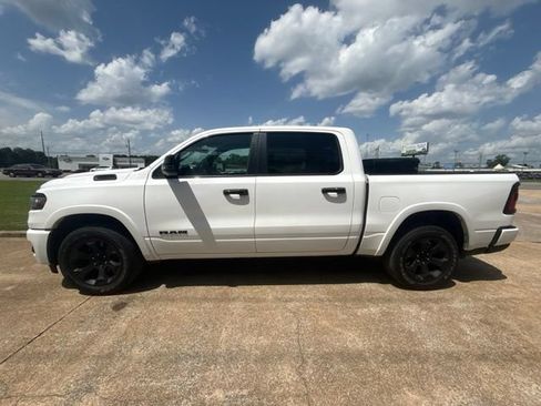 Used 2025 RAM 1500 Big Horn AWD/4WD image 5