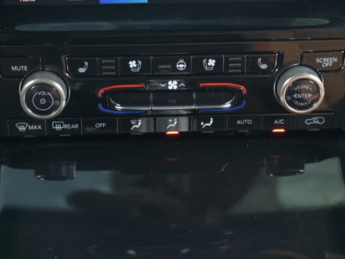 Used 2023 Jeep Grand Cherokee Summit w/ Adv Protech Group IV image 17