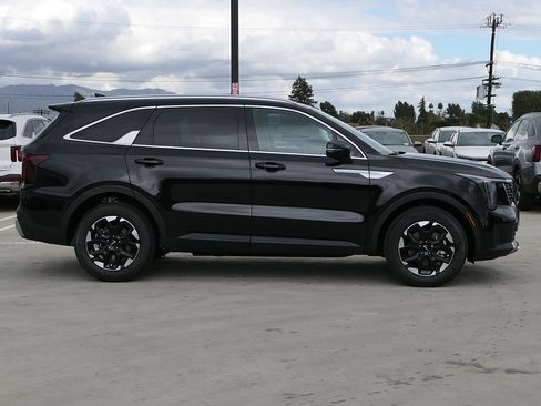 New 2026 Kia Sorento S FWD image 29
