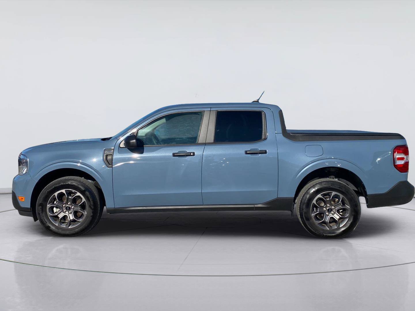Used 2024 Ford Maverick XLT FWD image 3