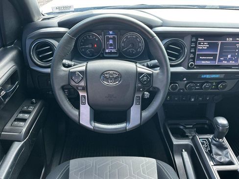 Used 2022 Toyota Tacoma TRD Off-Road image 14