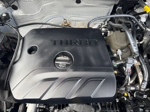 Used 2024 Buick Encore GX Sport Touring FWD image 34