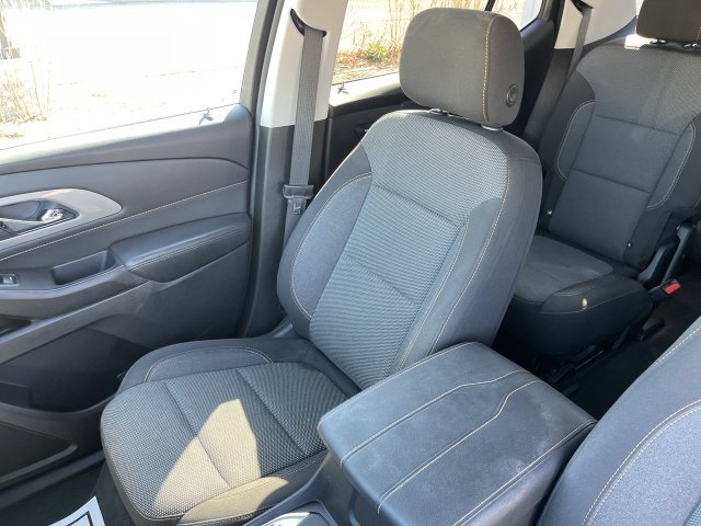 Used 2021 Chevrolet Traverse LT FWD image 24