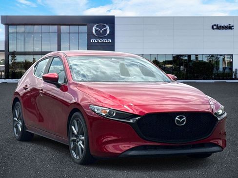 Used 2020 MAZDA MAZDA3 Hatchback FWD image 1