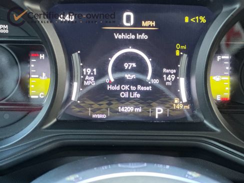 Used 2025 Jeep Wrangler Unlimited Sahara w/ Safety Group AWD/4WD image 28
