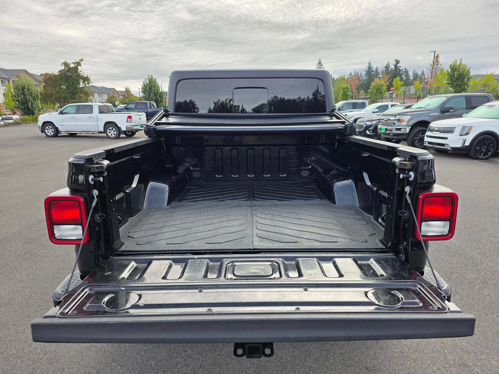 Used 2020 Jeep Gladiator Sport AWD/4WD image 9