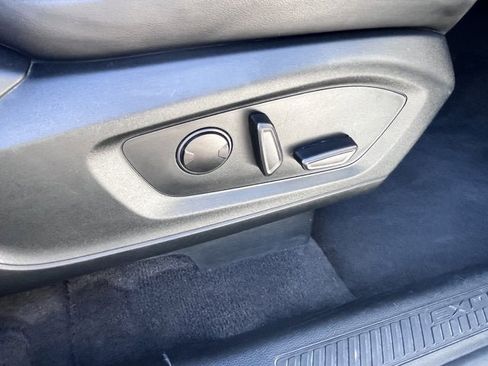 Used 2023 Ford Explorer XLT w/ Equipment Group 202A image 14