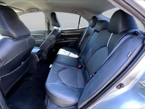 Used 2020 Toyota Camry SE w/ Convenience Package FWD image 19
