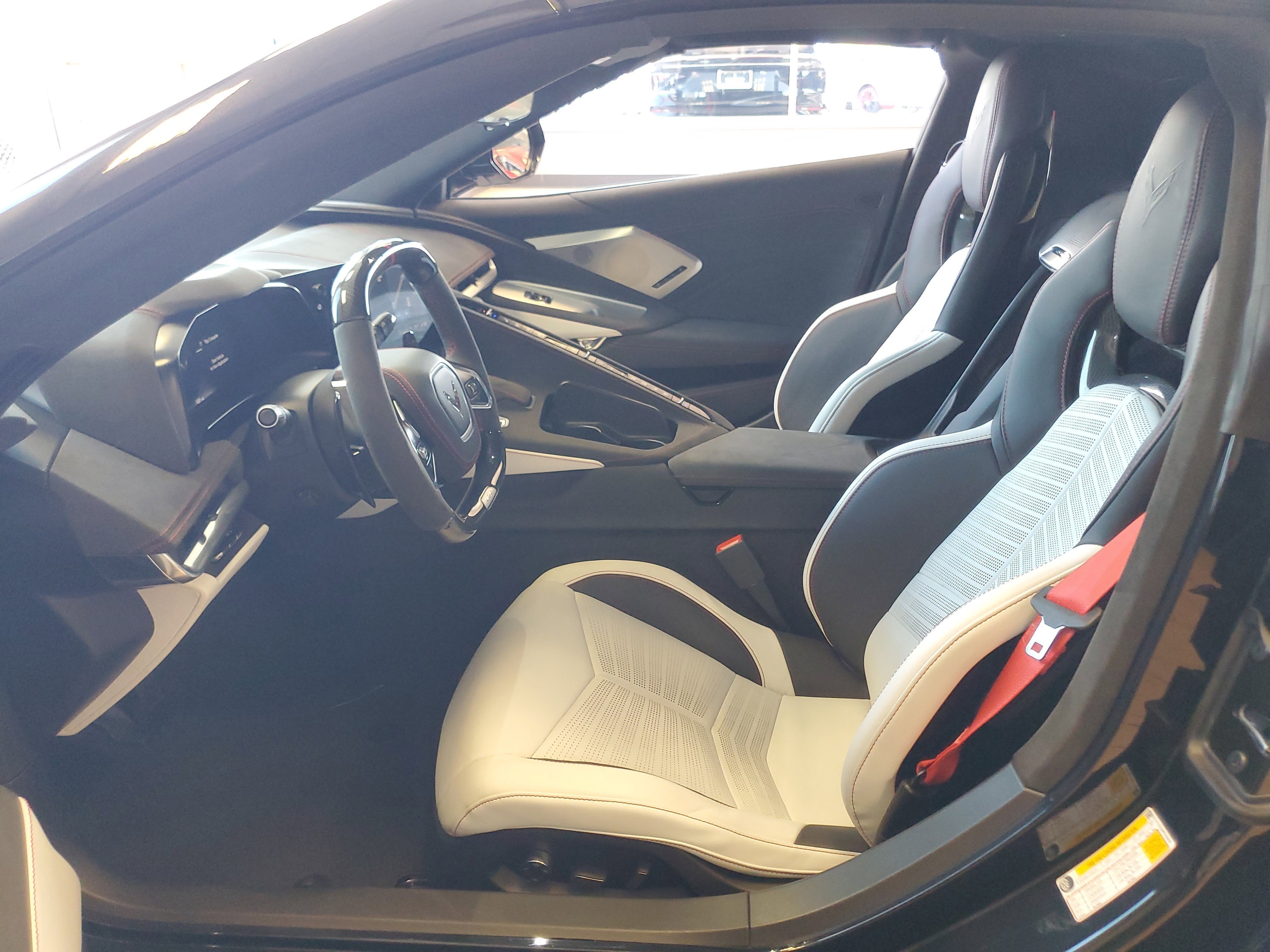 Used 2023 Chevrolet Corvette Z06 RWD image 10