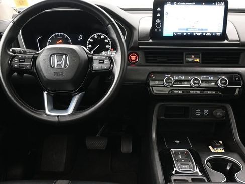 Used 2023 Honda Pilot Touring image 23
