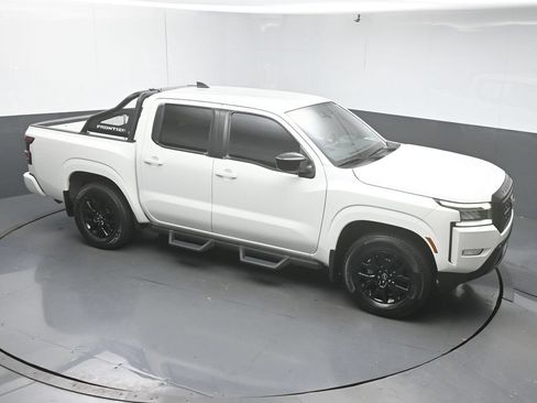 Used 2023 Nissan Frontier SV w/ Midnight Edition Package RWD image 37