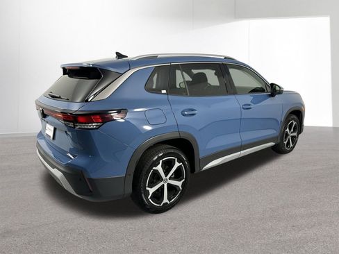 Used 2025 Volkswagen Tiguan SE image 35