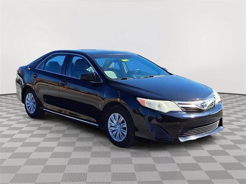 Used 2012 Toyota Camry LE image 7