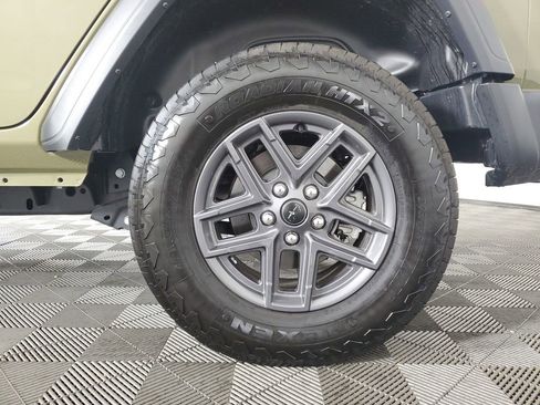 Used 2025 Jeep Wrangler Sport S image 31