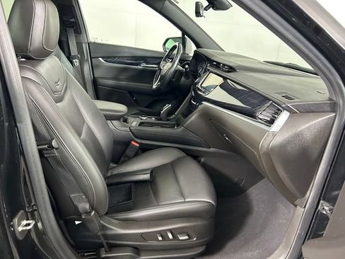 Used 2022 Cadillac XT6 Premium Luxury w/ Technology Package AWD/4WD image 27