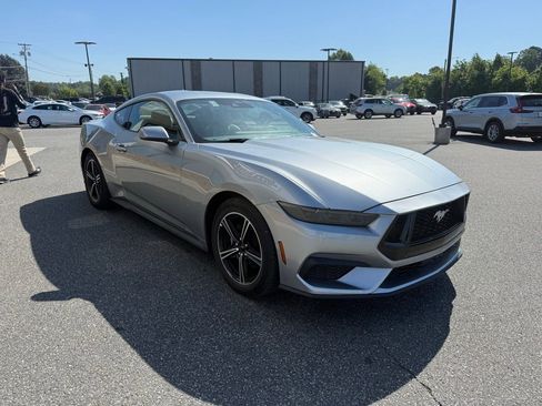 Used 2025 Ford Mustang Premium RWD image 9